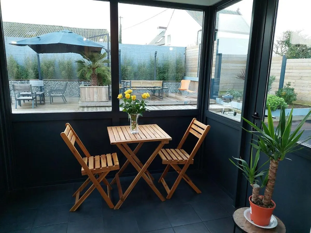 Comfortable Holiday Home With A Spacious Terrace Area Near The Sea Sibiril