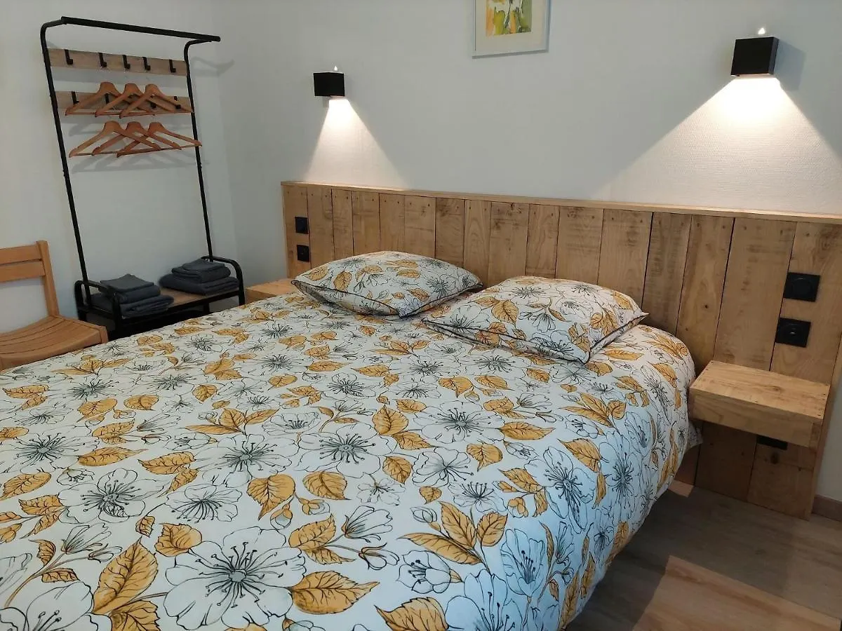 Comfortable Holiday Home With A Spacious Terrace Area Near The Sea Sibiril