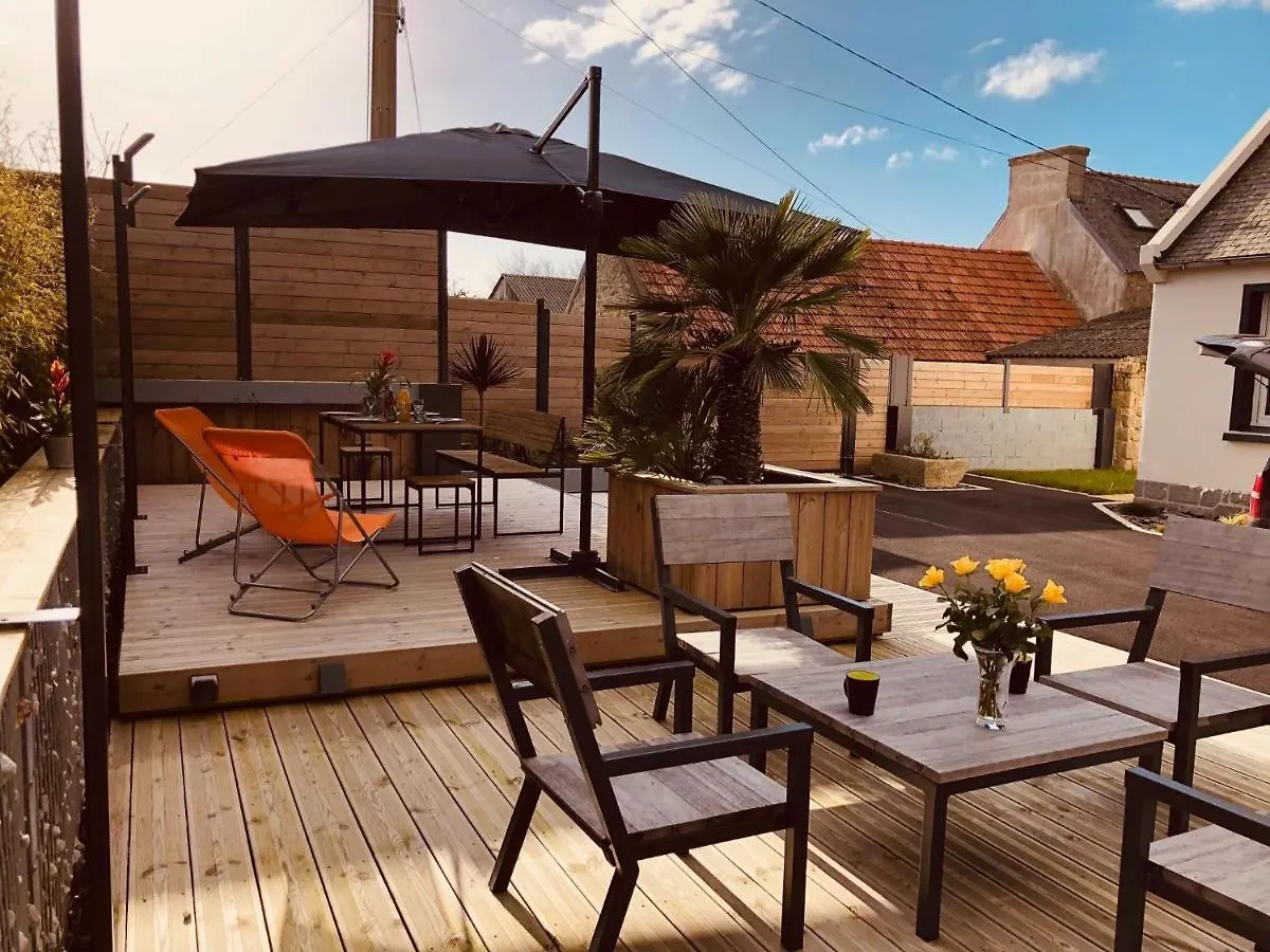 Comfortable Holiday Home With A Spacious Terrace Area Near The Sea Sibiril