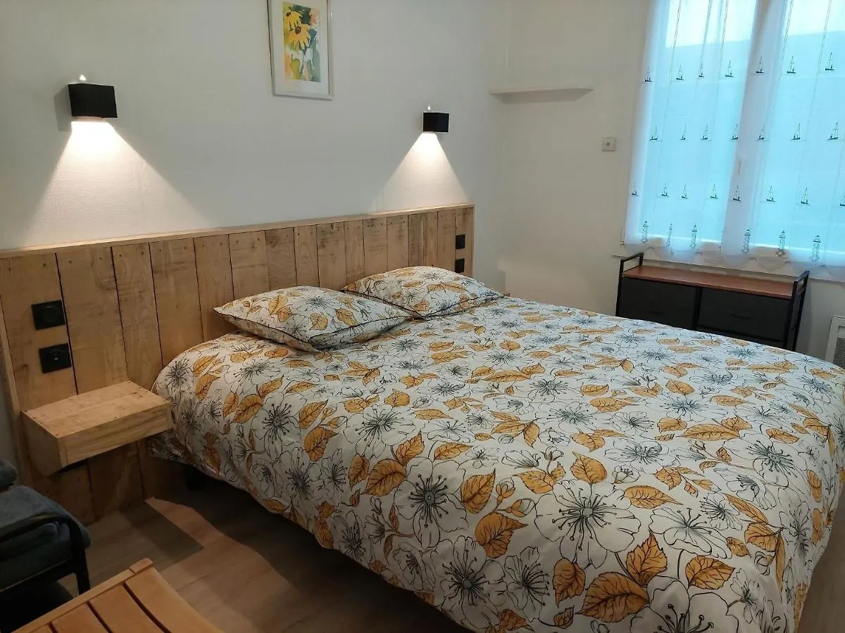 Comfortable Holiday Home With A Spacious Terrace Area Near The Sea Sibiril France